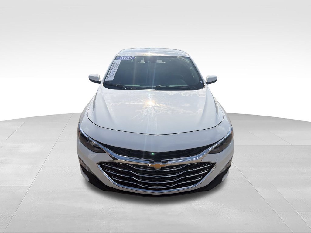 Used 2025 Chevrolet Malibu LT FWD image 8