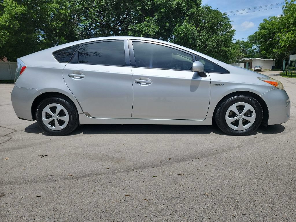 Used 2012 Toyota Prius Three w/ Solar Roof Pkg FWD image 10