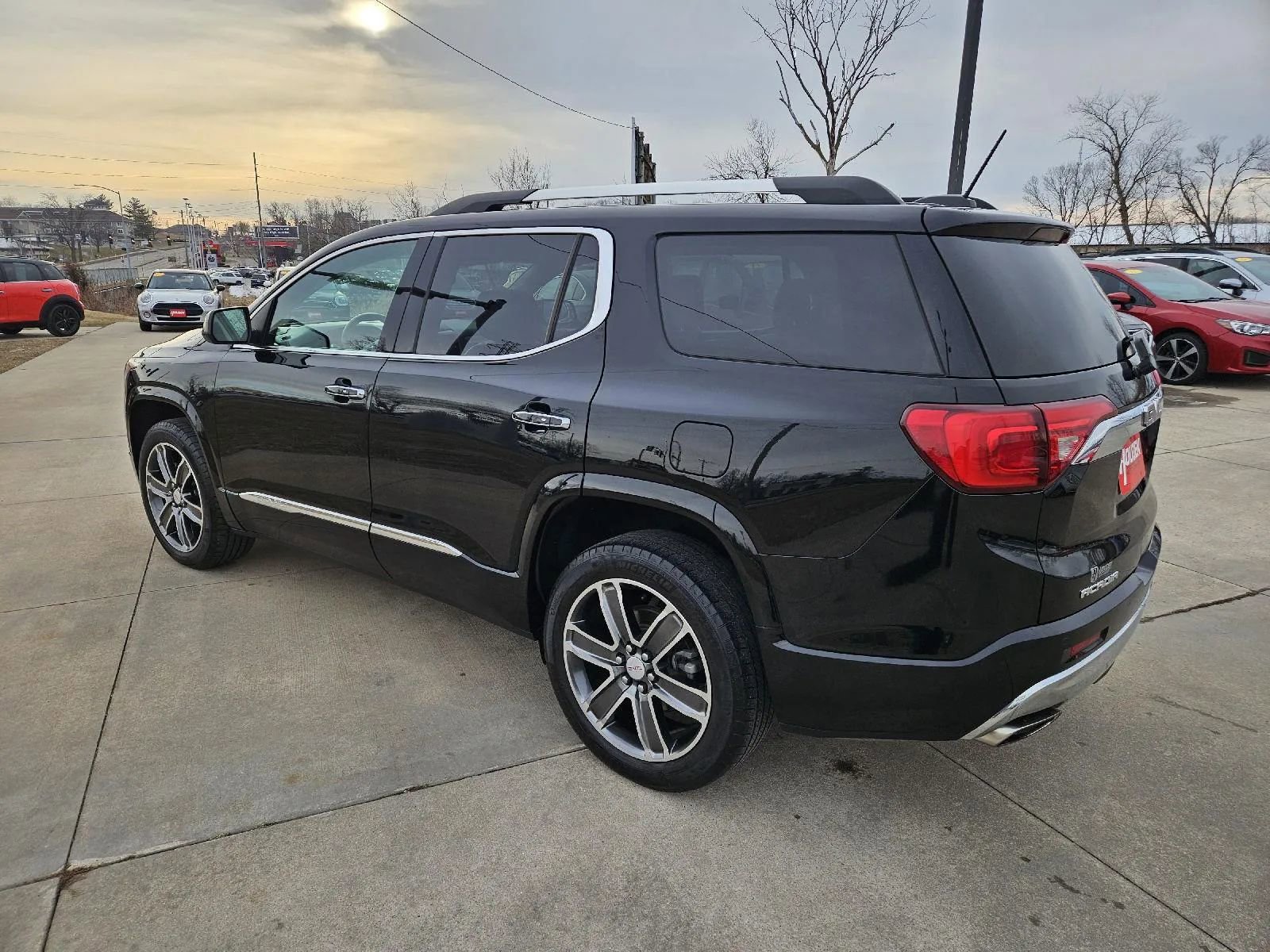 Used 2017 GMC Acadia Denali w/ Technology Package image 8