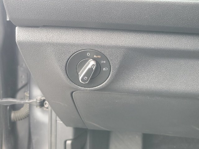Used 2024 Volkswagen Jetta SE w/ Panoramic Sunroof Package FWD image 34