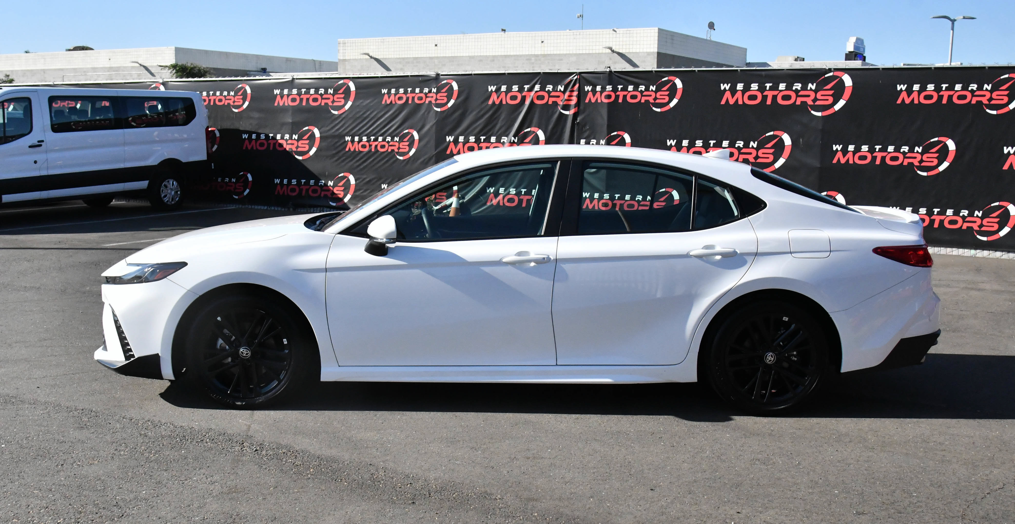 Used 2026 Toyota Camry SE FWD image 4