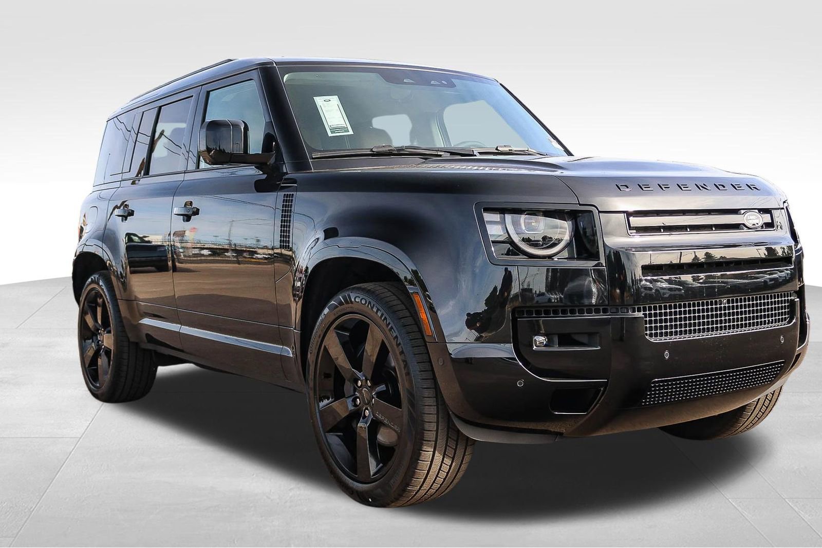New 2026 Land Rover Defender 110 X-Dynamic SE image 3