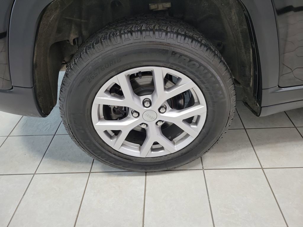 Used 2022 Jeep Grand Cherokee Limited image 51