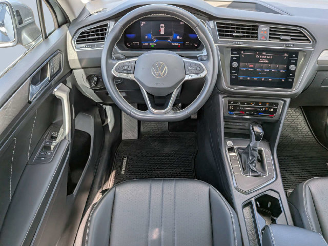 Used 2023 Volkswagen Tiguan SE FWD image 18