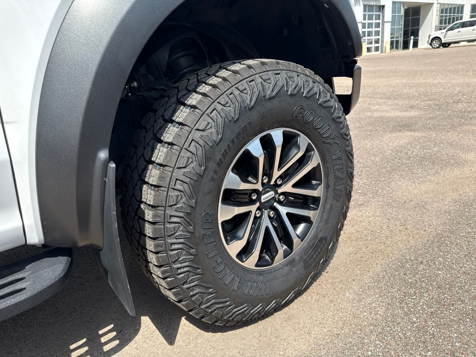 Used 2018 Ford F150 Raptor w/ Equipment Group 802A Luxury AWD/4WD image 8