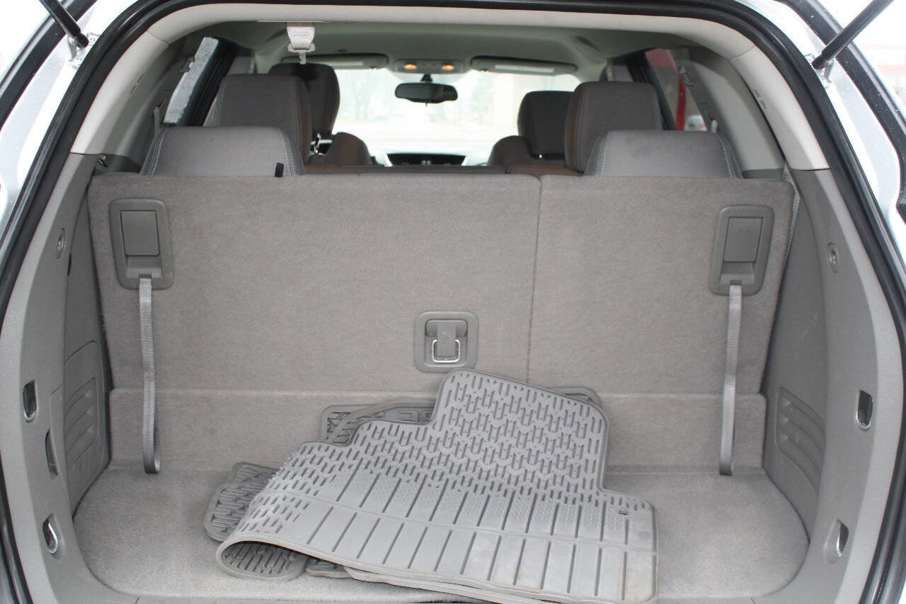 Used 2017 Chevrolet Traverse LS FWD image 6