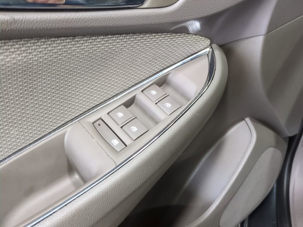 Used 2018 Chevrolet Cruze LT w/ Convenience Package image 17