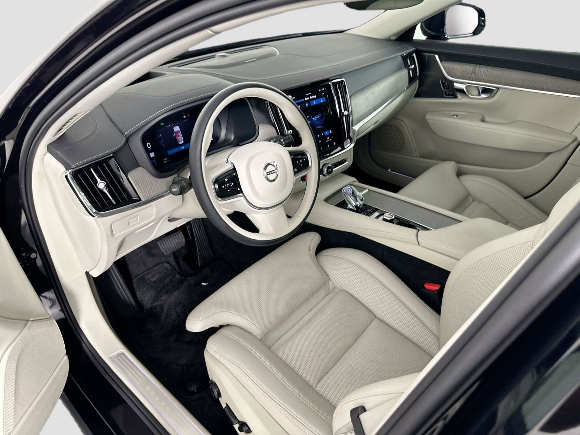 New 2025 Volvo S90 B6 Ultra w/ Lounge Package image 9