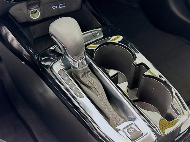 Used 2025 Chevrolet Trax LT w/ LT Convenience Package image 17