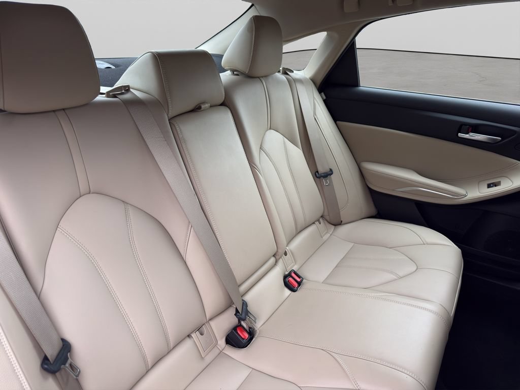 Used 2022 Toyota Avalon XLE w/ Moonroof Package FWD image 21