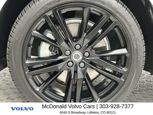 Used 2018 Volvo XC60 T8 R-Design w/ Convenience Package image 10