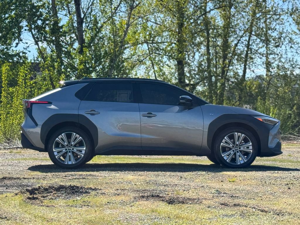 Used 2023 Subaru Solterra AWD image 8