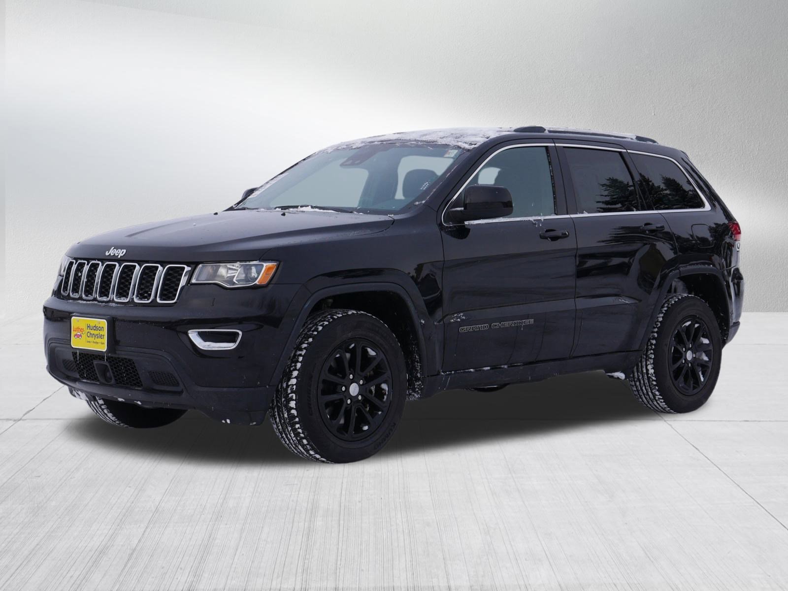 Used 2021 Jeep Grand Cherokee Laredo image 3