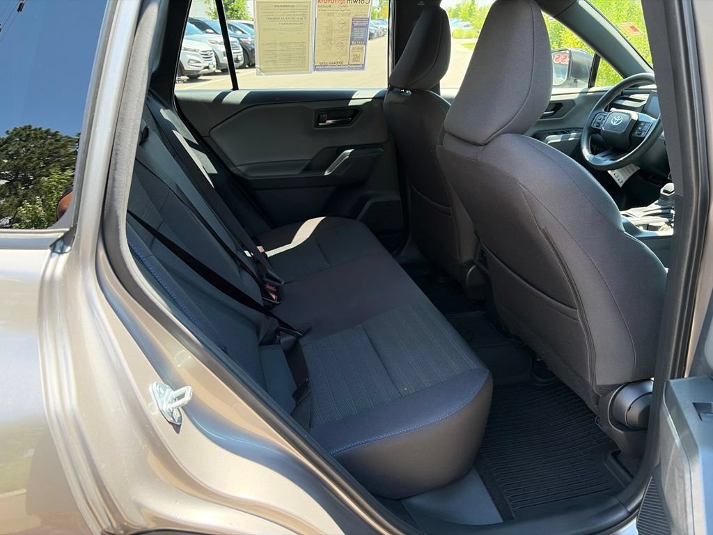 Used 2026 Toyota RAV4 SE AWD/4WD image 17