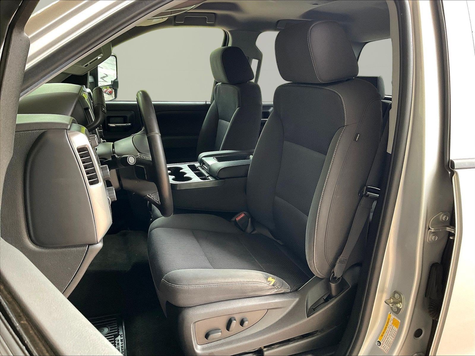 Used 2018 Chevrolet Silverado 1500 LT w/ All Star Edition AWD/4WD image 22