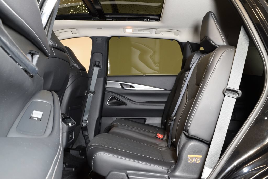 Certified 2026 INFINITI QX60 Luxe w/ Cargo Package AWD/4WD image 28