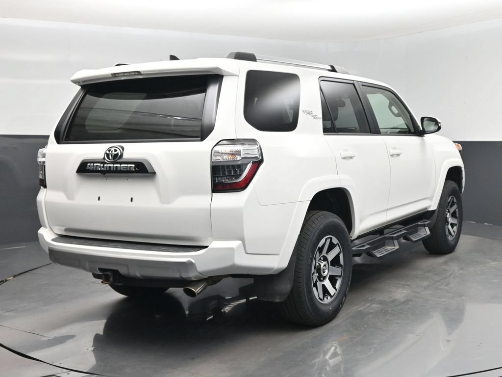Used 2018 Toyota 4Runner TRD Off-Road Premium AWD/4WD image 28