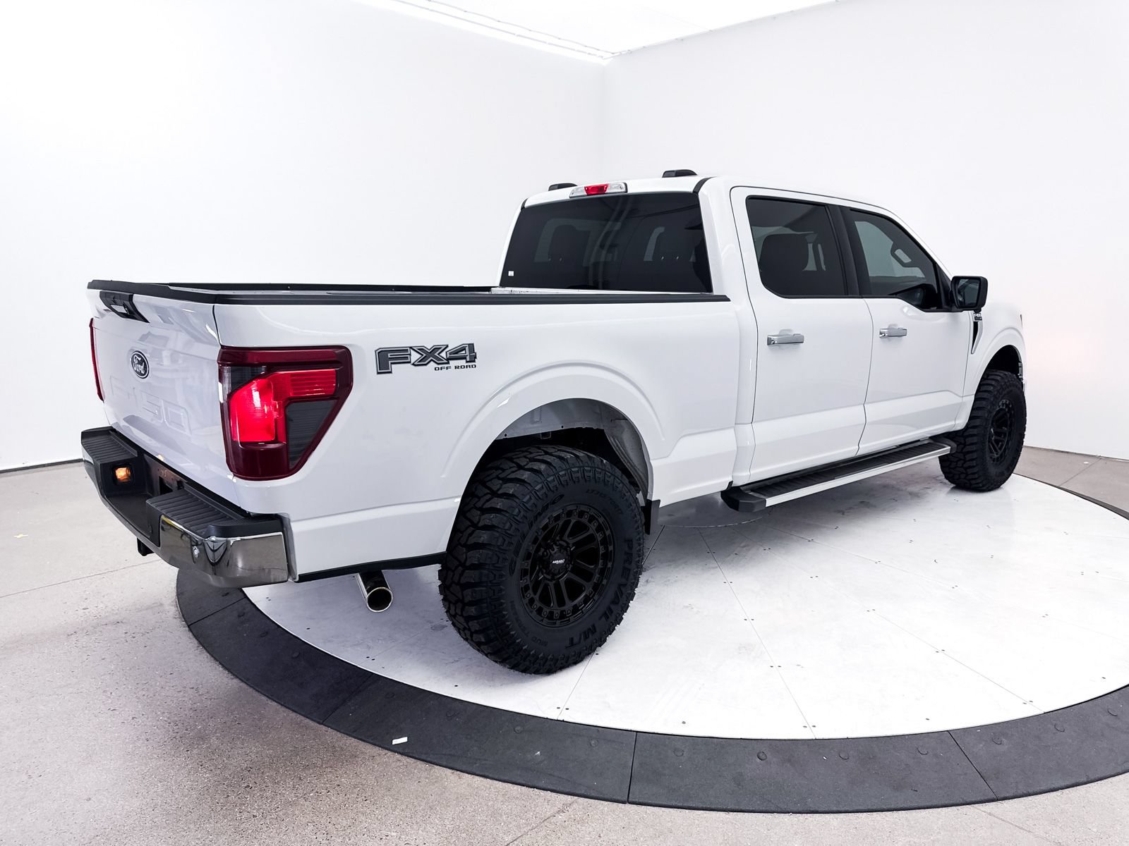 Used 2024 Ford F150 XLT w/ FX4 Off-Road Package AWD/4WD image 16