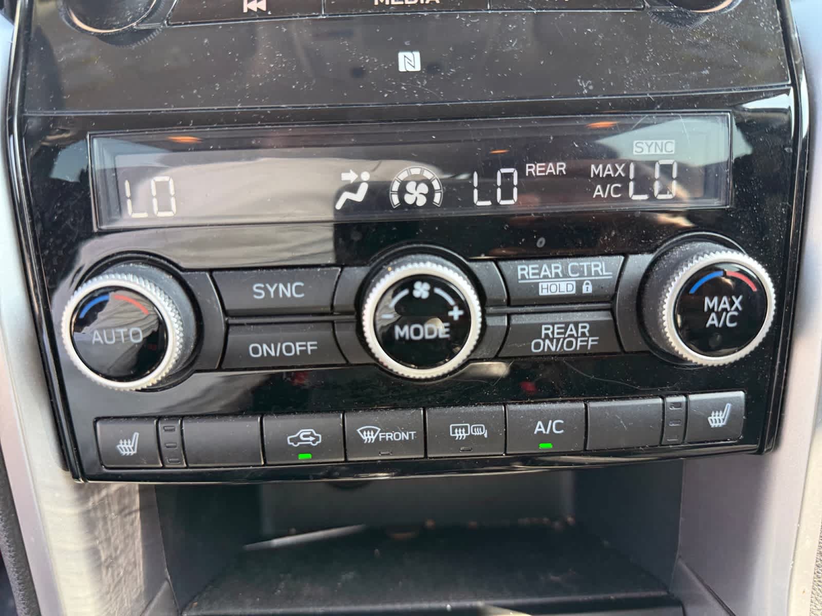 Used 2019 Subaru Ascent Premium AWD/4WD image 17