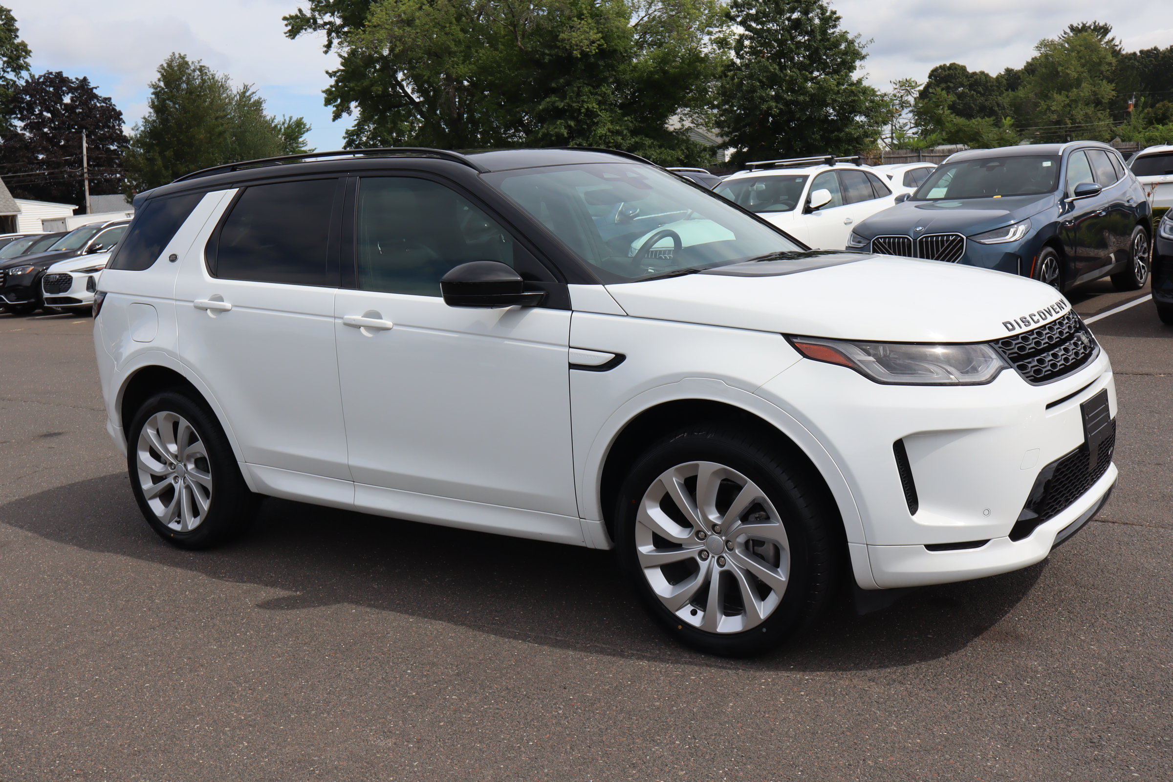 Used 2022 Land Rover Discovery Sport S R-Dynamic AWD/4WD image 3