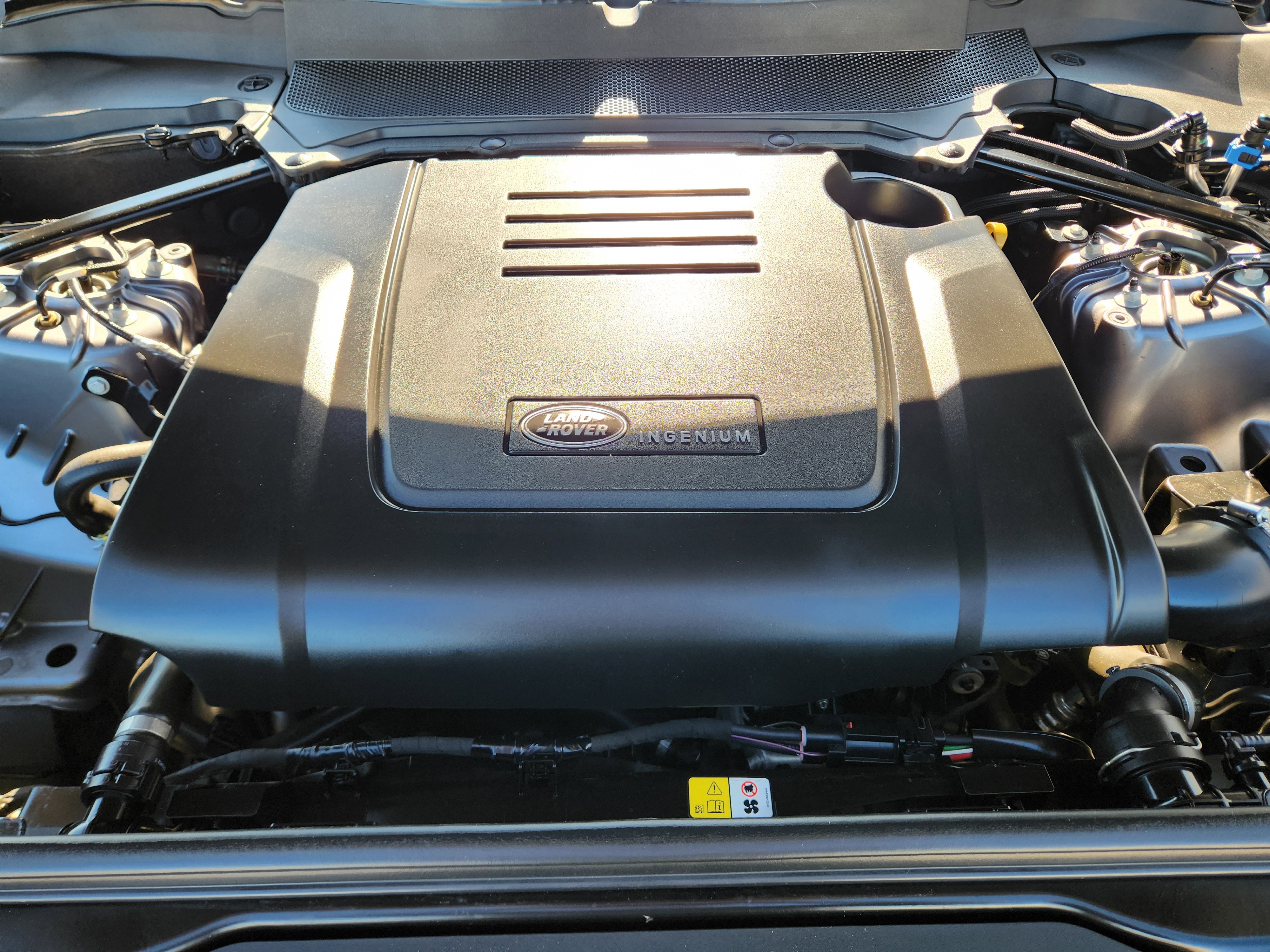 Certified 2024 Land Rover Discovery Dynamic SE image 35