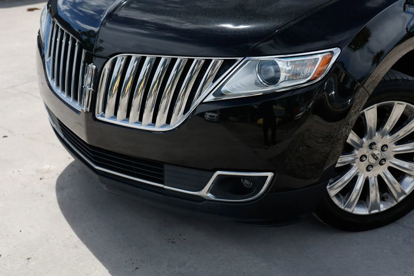 Used 2013 Lincoln MKX FWD image 24