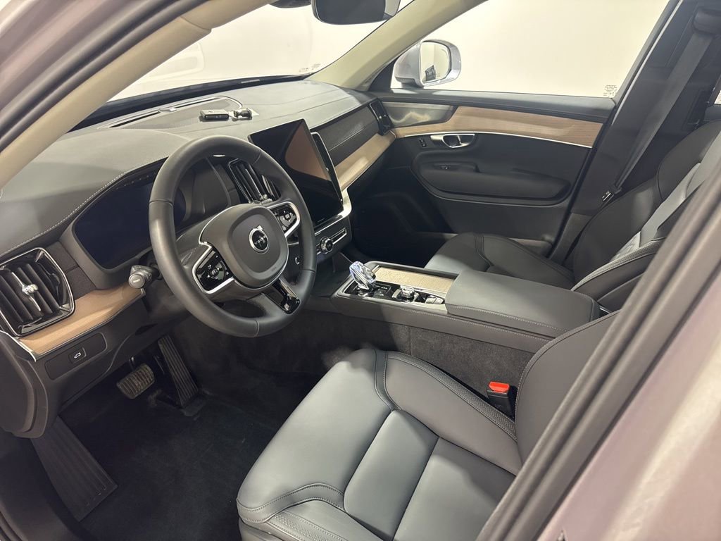 Used 2026 Volvo XC90 B5 Plus w/ Protection Package image 18