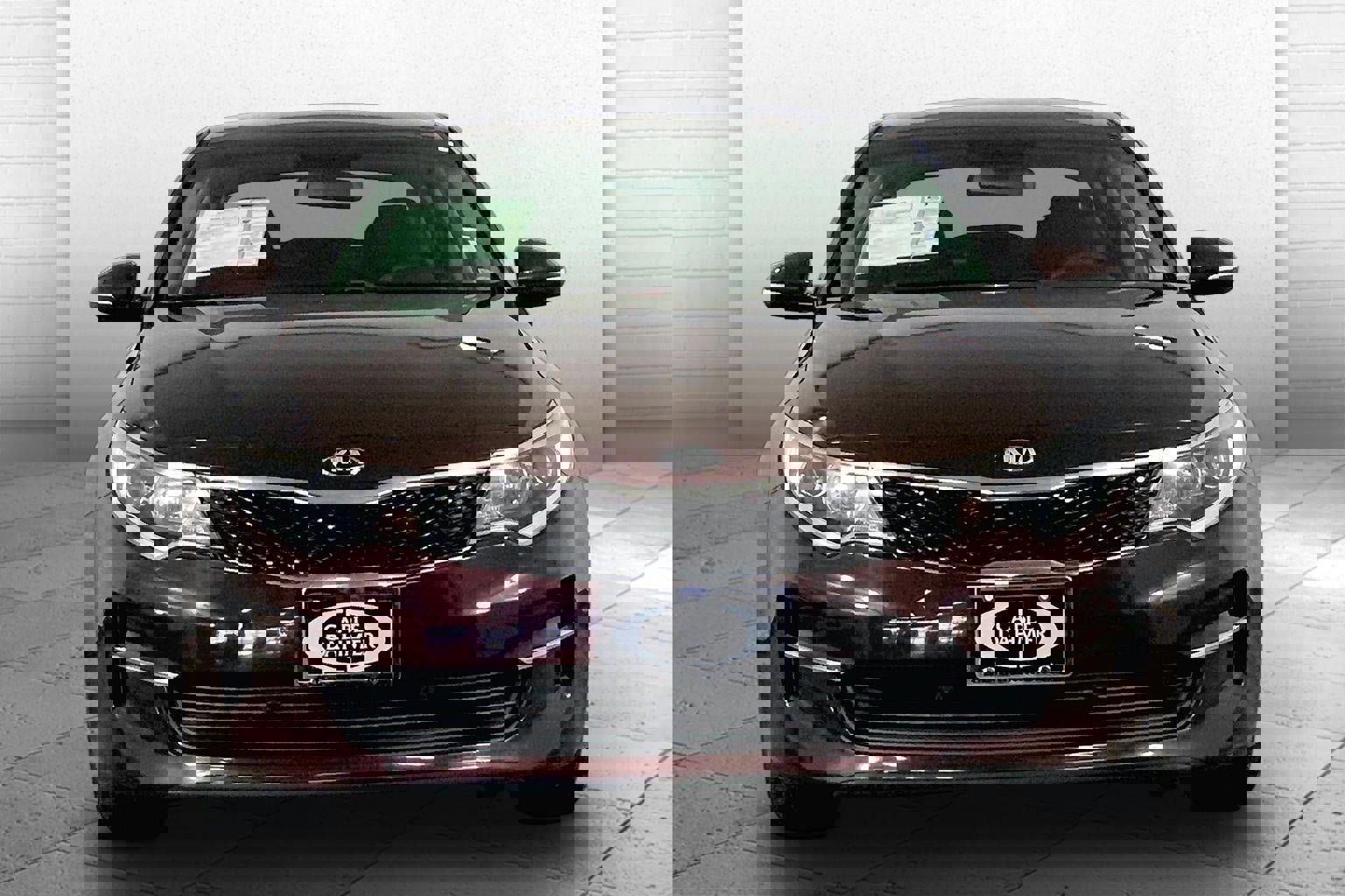 Used 2017 Kia Optima LX image 2