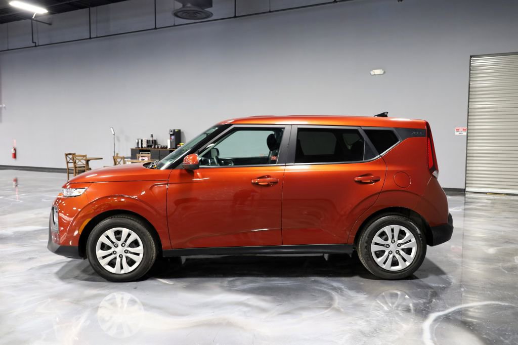 Used 2021 Kia Soul LX FWD image 4