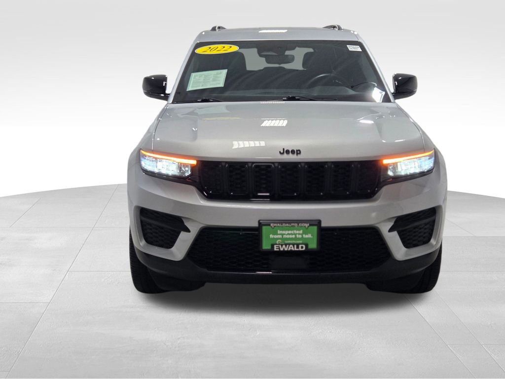 Used 2022 Jeep Grand Cherokee Altitude image 15