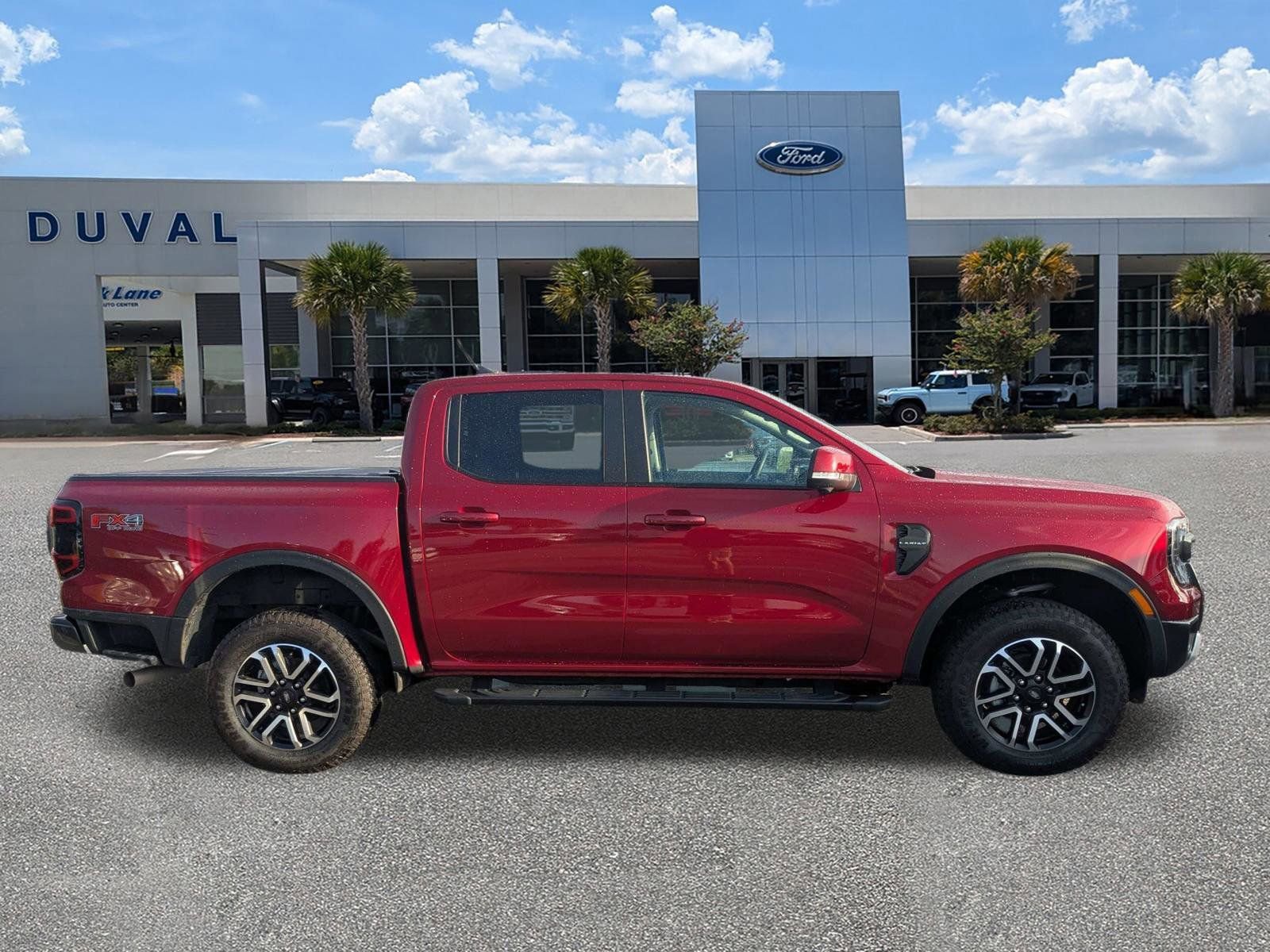 Used 2025 Ford Ranger Lariat w/ FX4 Off-Road Package image 3