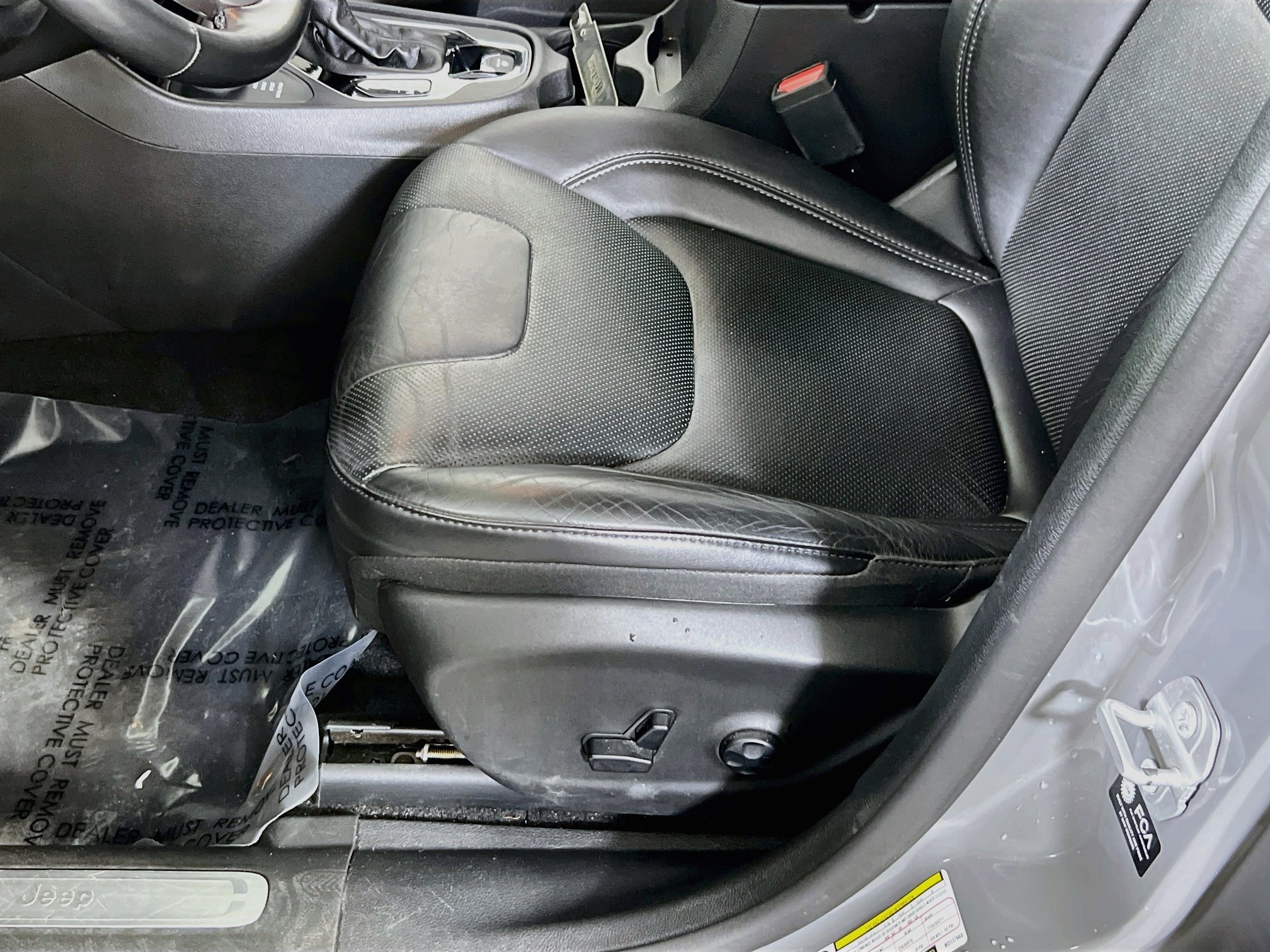 Used 2021 Jeep Cherokee Limited w/ Mopar Interior Package AWD/4WD image 18