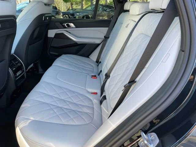 Used 2026 BMW X5 xDrive50e w/ Premium Package image 7