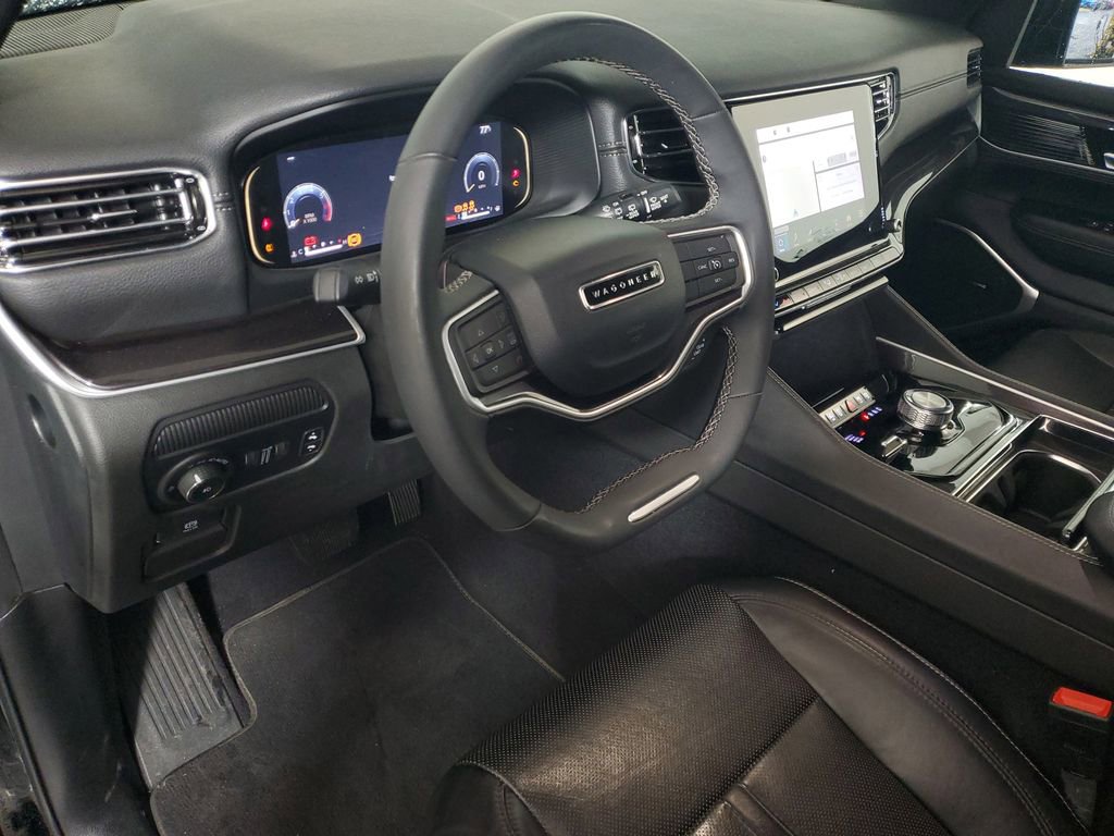 Used 2023 Jeep Wagoneer 4WD image 10