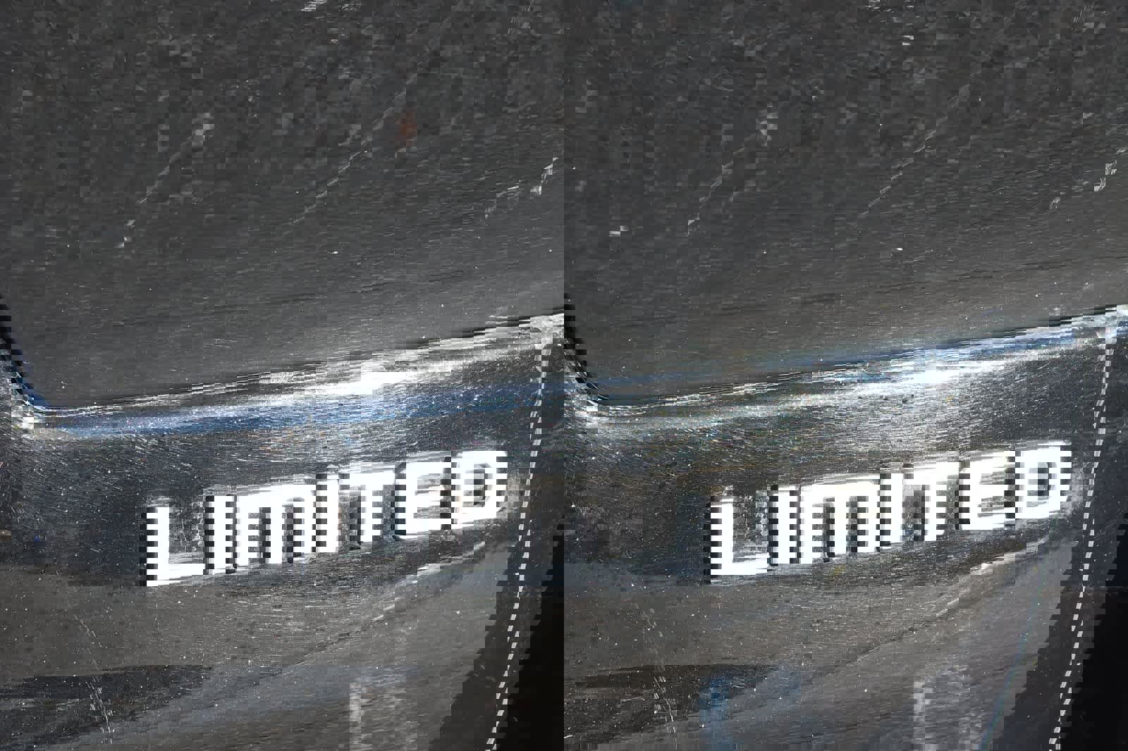 Used 2024 Jeep Grand Cherokee L Limited w/ Luxury Tech Group II image 12