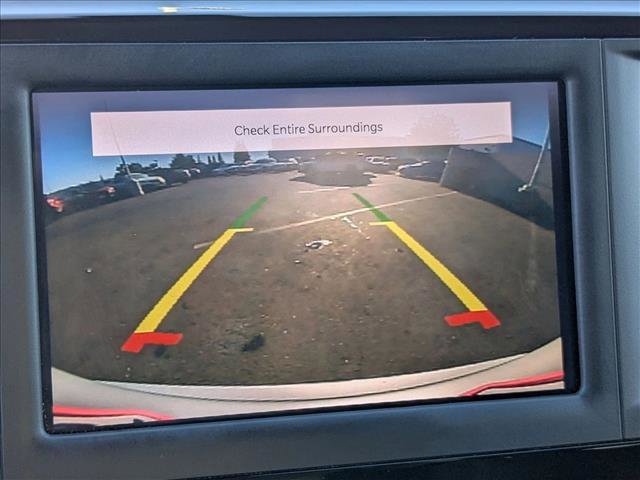 Used 2022 Chrysler Voyager LX image 13