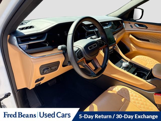 Used 2024 Jeep Grand Cherokee Summit AWD/4WD image 11