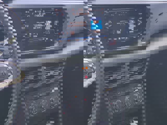 Used 2022 Volkswagen Taos SE image 29