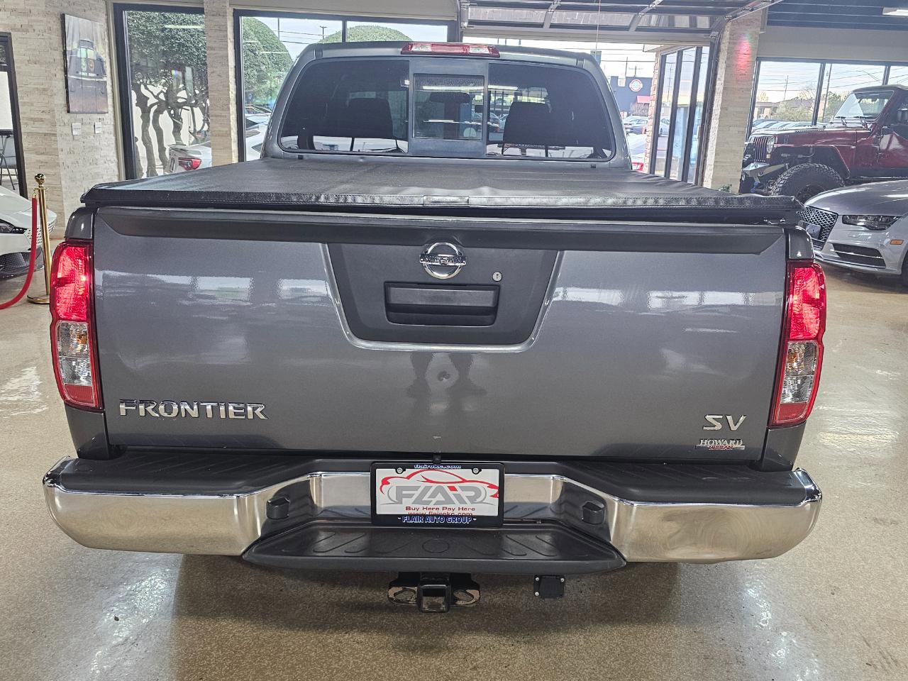 Used 2017 Nissan Frontier SV image 6