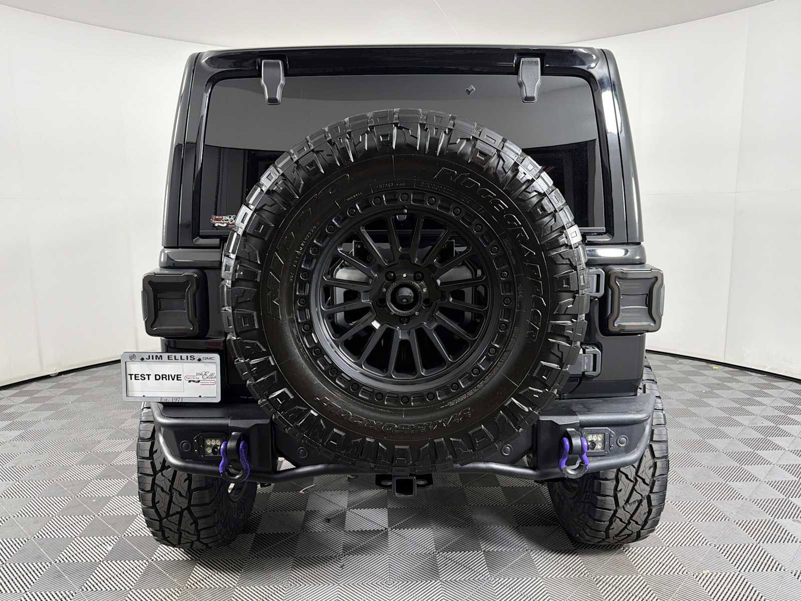 Used 2022 Jeep Wrangler Unlimited Sahara w/ Cold Weather Group image 5