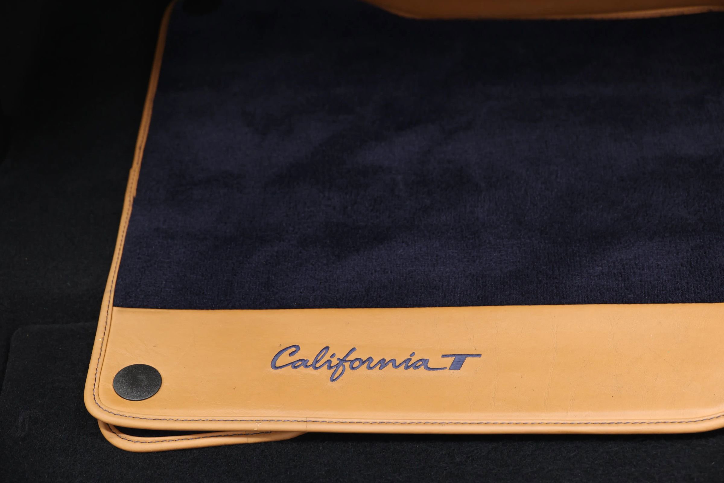 Used 2017 Ferrari California T image 73