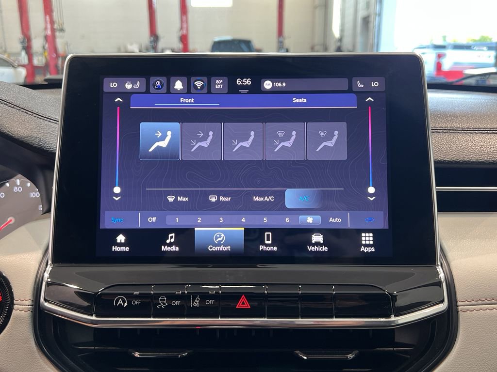 Used 2022 Jeep Compass Limited image 22