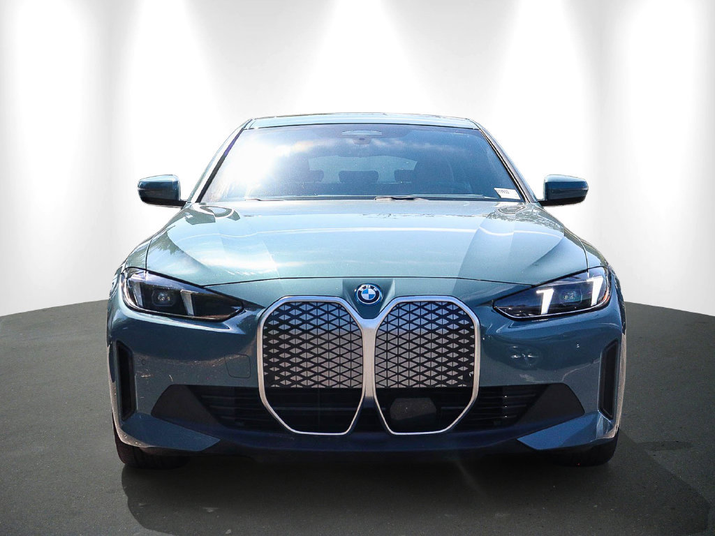 Used 2025 BMW i4 eDrive40 RWD image 2