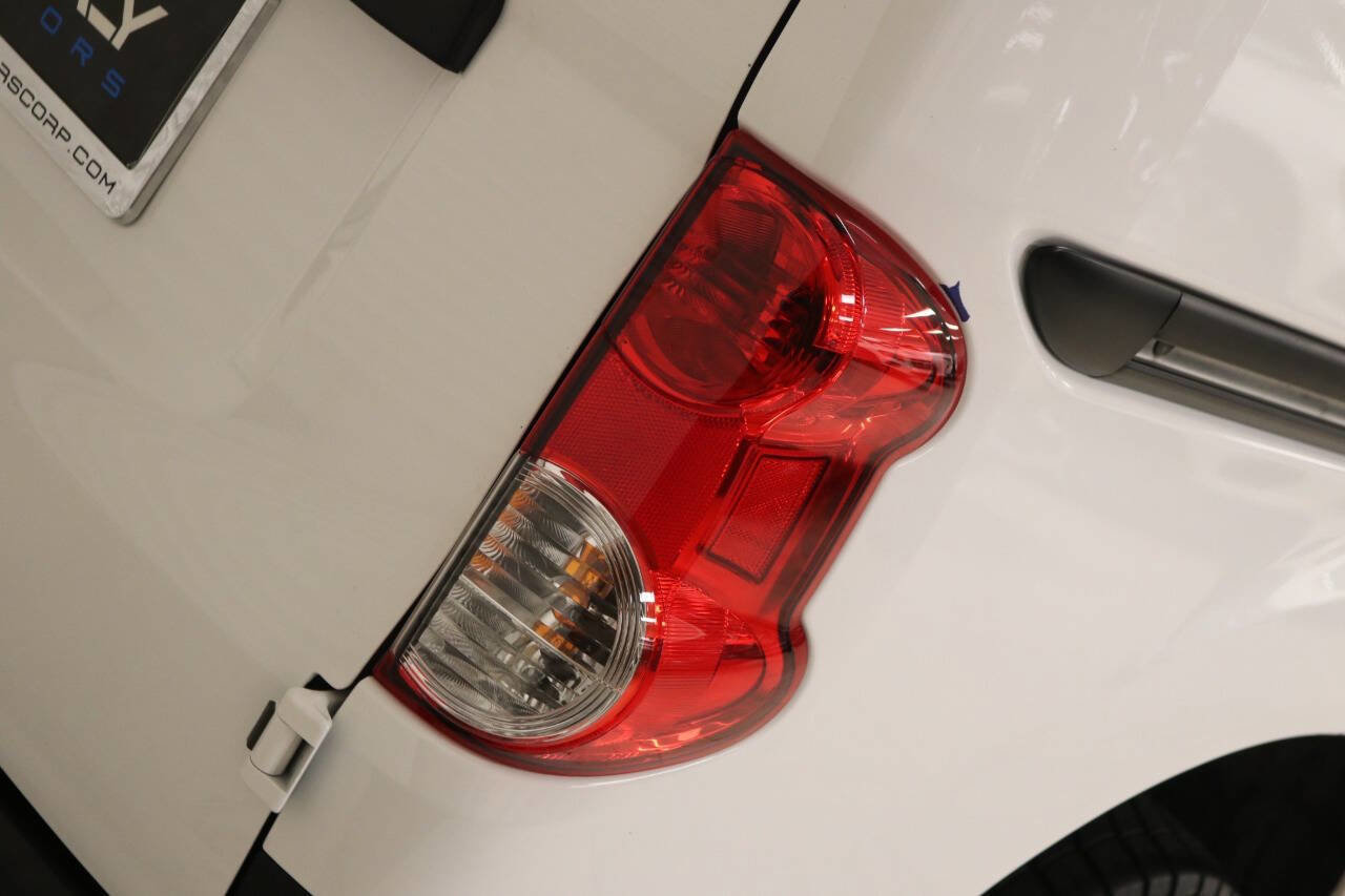 Used 2020 Nissan NV200 S w/ Back Door Glass Package image 88