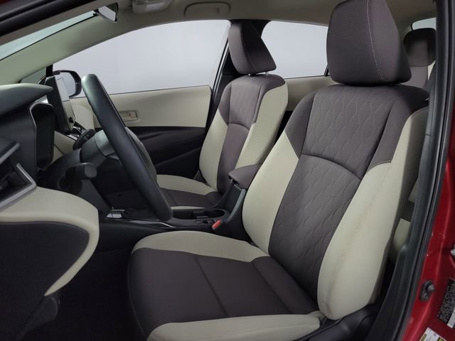 Used 2025 Toyota Corolla LE FWD image 14