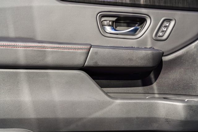 Used 2025 Honda Pilot Black Edition image 21