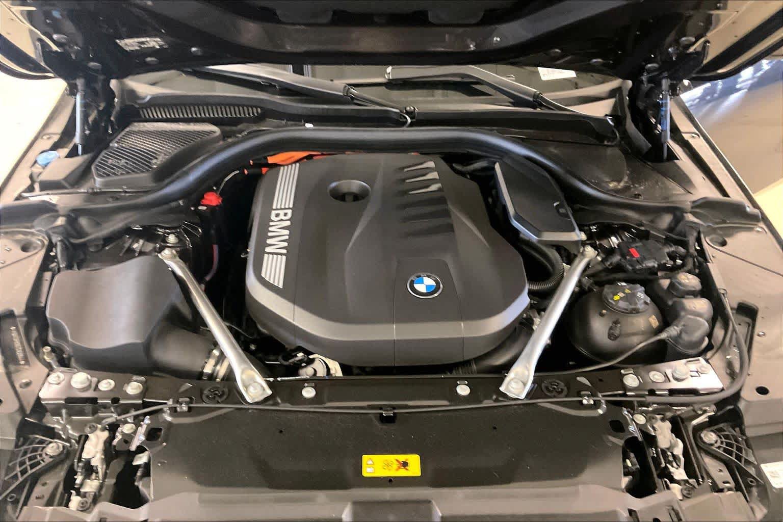 New 2026 BMW 550e xDrive AWD/4WD image 16