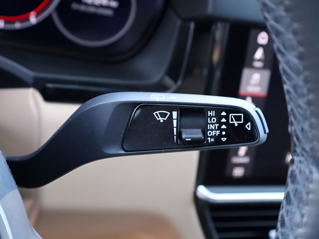 Used 2021 Porsche Cayenne image 32