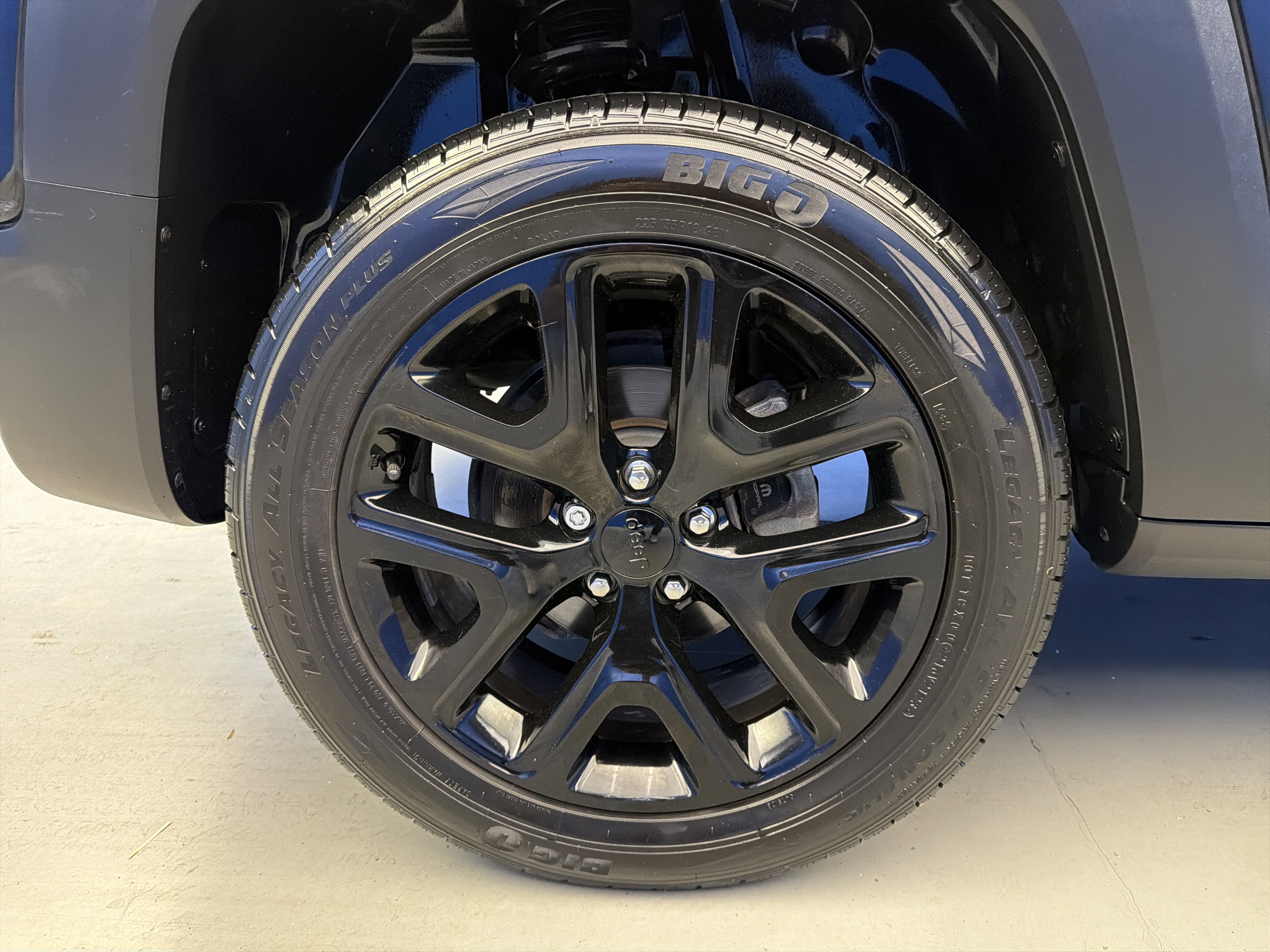 Used 2017 Jeep Renegade Altitude AWD/4WD image 9