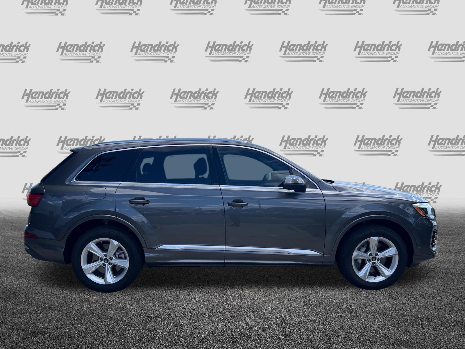 Certified 2025 Audi Q7 2.0T Premium w/ Convenience Package AWD/4WD image 10